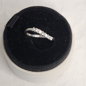 Curved 7 Stone Ring Wedding Band